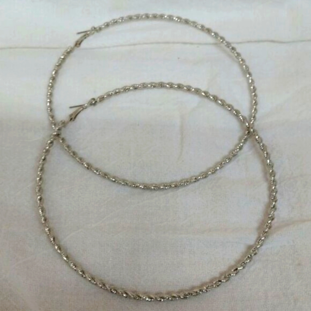 🩸Large Hoops🩸4" Silver Roped Style Fashion Hoop Earrings .